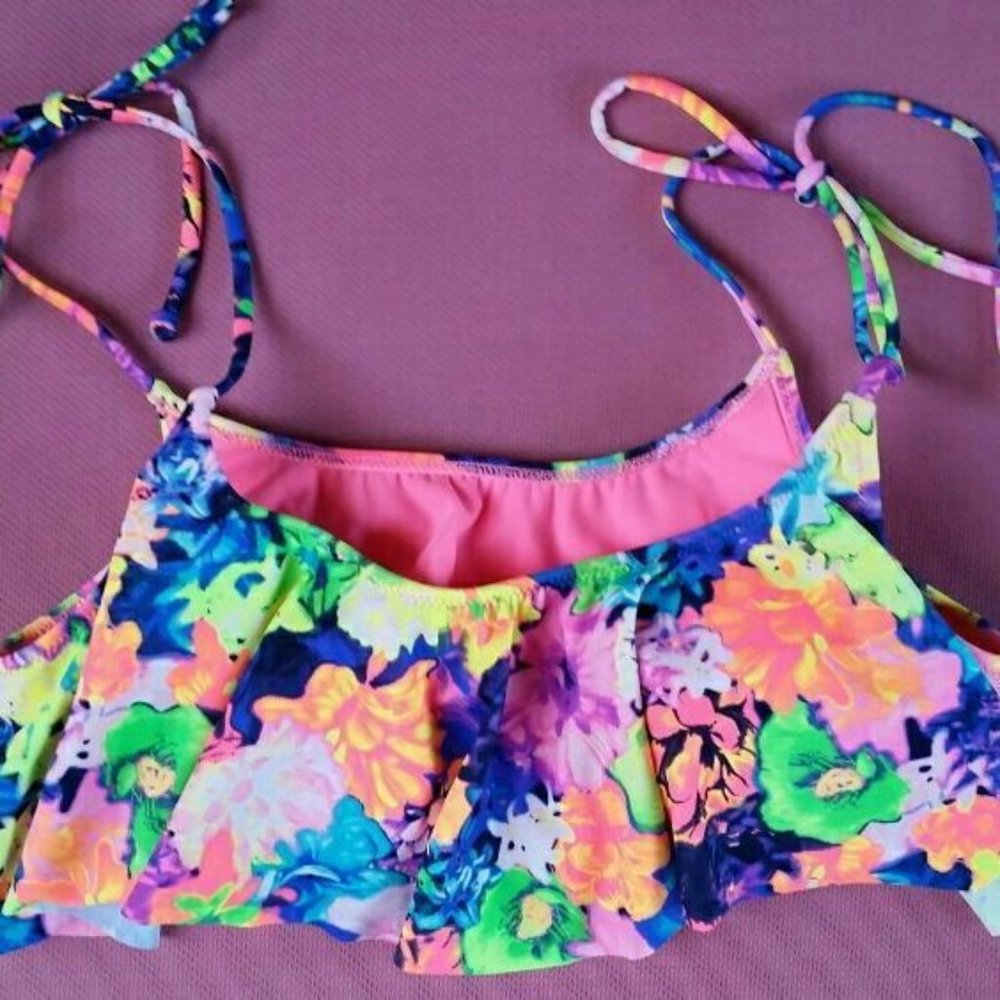 New VS PINK Flounce bandeau bikini top
